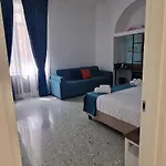 La Dimora Di Parthenope فندق مبيت وإفطار 4*